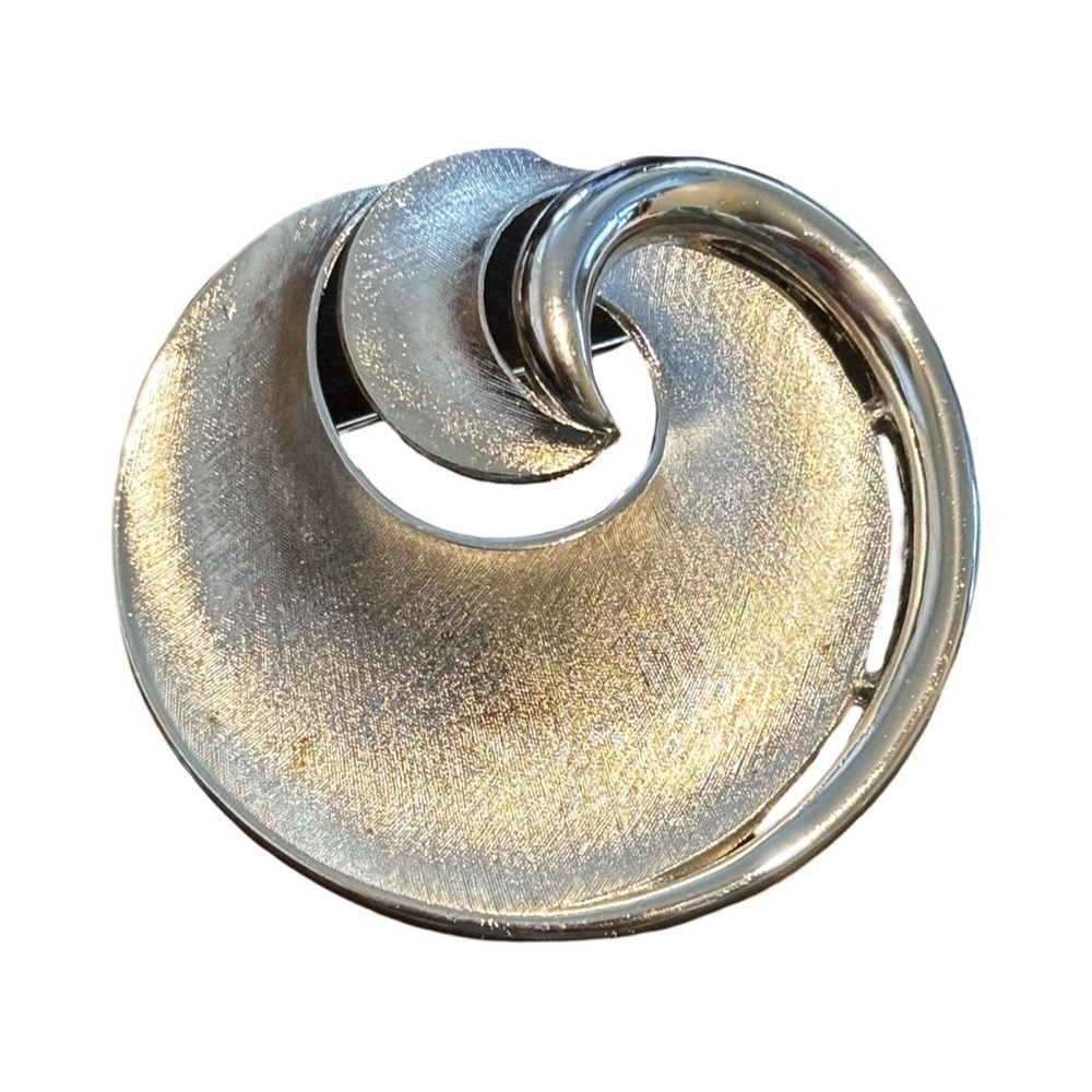 Crown Trifari silver tone vintage swirl large brooch